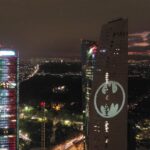 庆贺第80个蝙蝠侠日!DC在全球十座城市点亮蝙蝠灯奇景