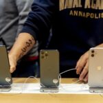 iPhone发售纽约旗舰店排长队 分析师：销量很不错